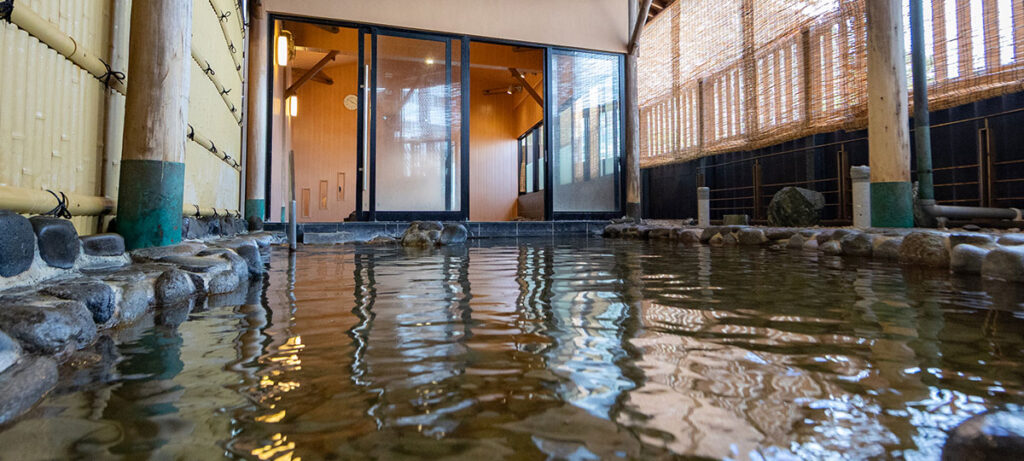 ホテルニューアカオ 波音