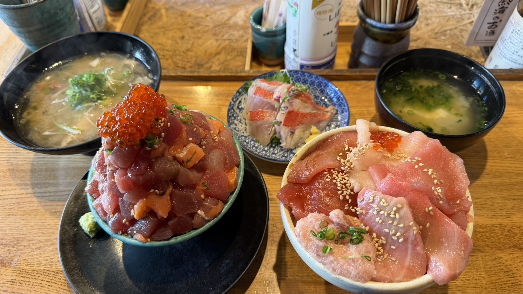 おさかな食堂 熱海 海鮮てっぺん丼 トロとろとろ丼 金目鯛の炙り