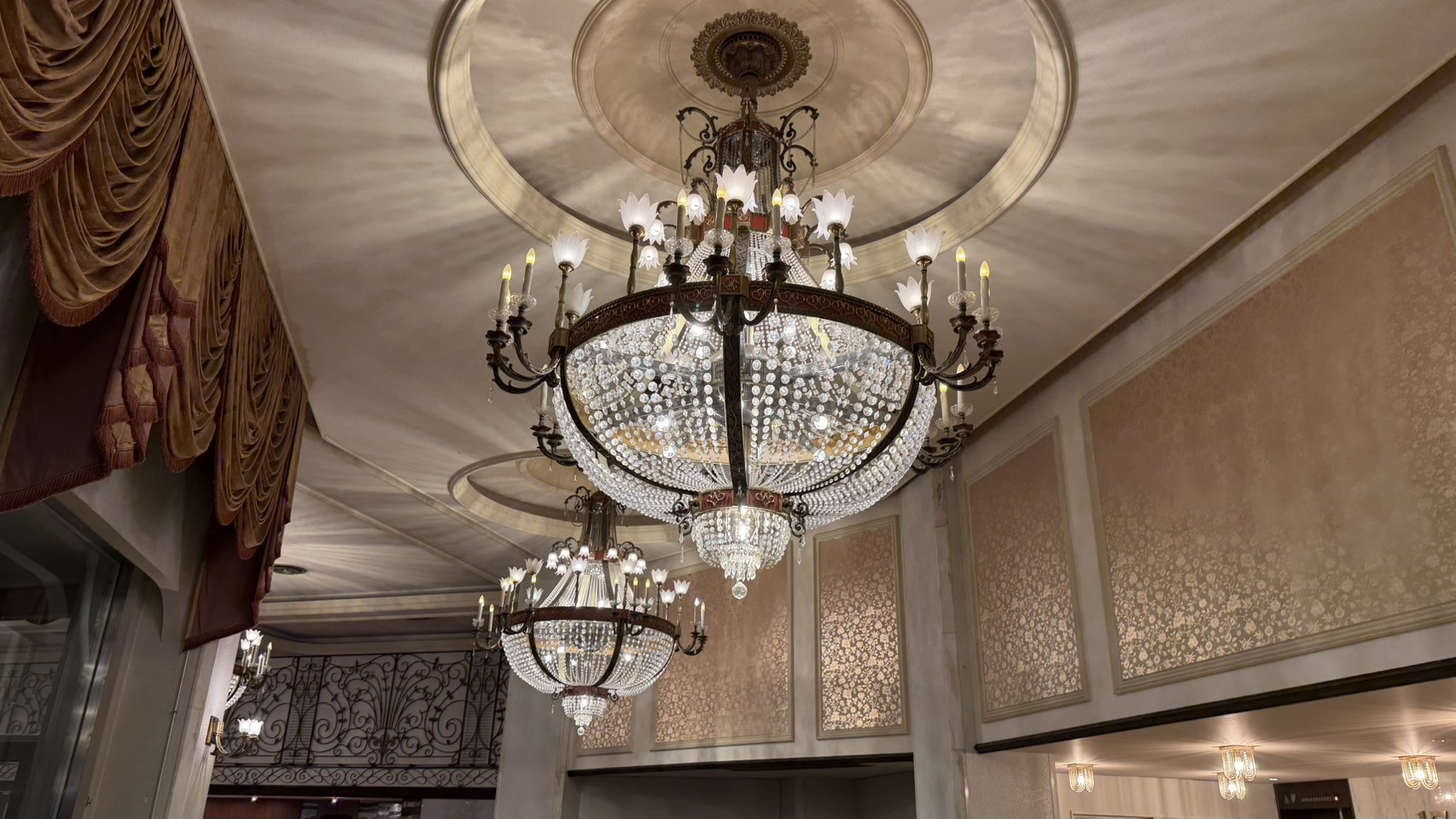 ホテルニューアカオ 内観